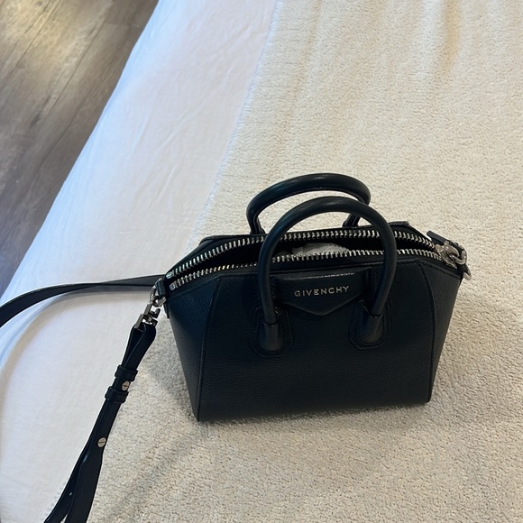 Givenchy Mini Antigona Sugar Leather Satchel - Picture 5 of 9